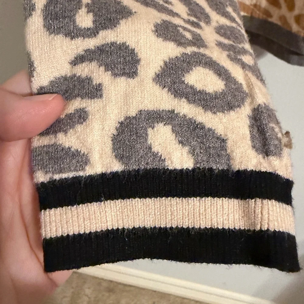 Anthroplogie THML Leopard Print Sweater with Gray Sleeves Artsy Drop Shoulders L